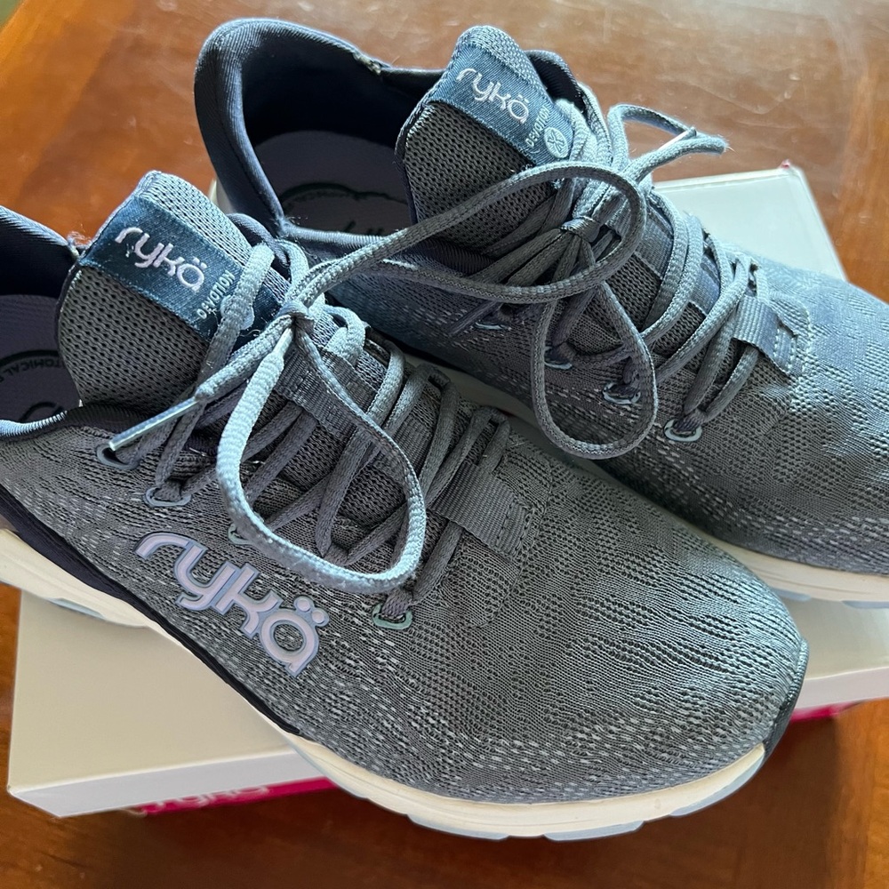 RYKA Devotion Women’s Walking shoe 9W